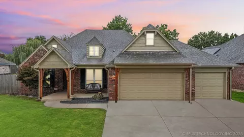 11922 S Birch Ave, Jenks, OK 74037