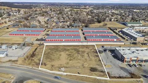 800 E Hillside Dr, Broken Arrow, OK 74012