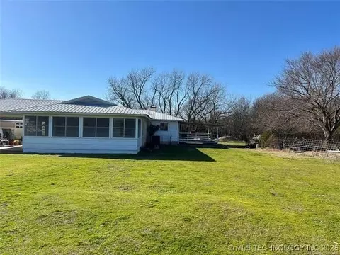 8925 State Road 78, Hendrix, OK 74741