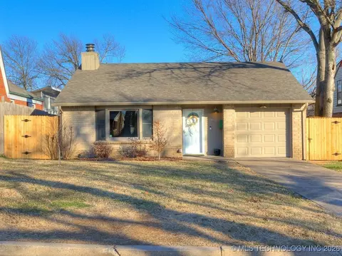1915 S Indianapolis Ave, Tulsa, OK 74112