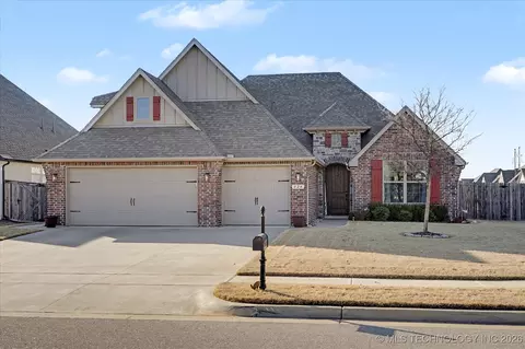 824 N 88th St, Broken Arrow, OK 74014