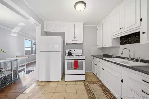 Kitchen - 3714 E 2nd Pl, Tulsa, OK 74112 photo 2 of 3