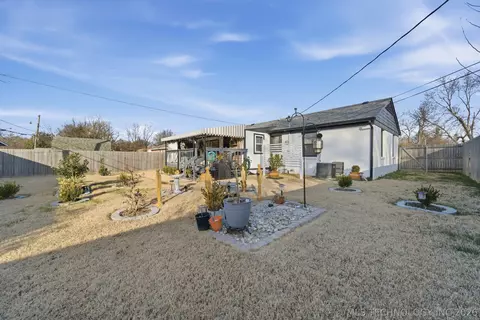 Exterior - 3714 E 2nd Pl, Tulsa, OK 74112 photo 7 of 7