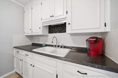 Kitchen - 3714 E 2nd Pl, Tulsa, OK 74112 photo 3 of 3