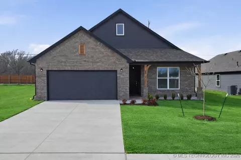 4912 N Walnut Ave, Broken Arrow, OK 74012