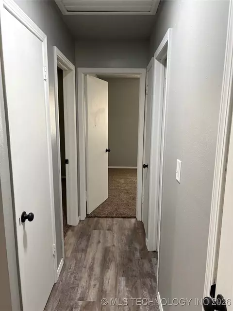 Entry Way - 1001 E Pecan St, Cushing, OK 74023 photo 2 of 2