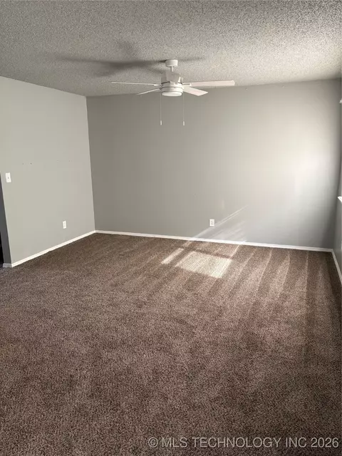Living - 1001 E Pecan St, Cushing, OK 74023 photo 1 of 4