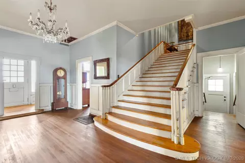 Entry Way - 1312 E 9th, Ada, OK 74820 photo 3 of 8