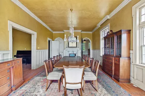 Dining - 1312 E 9th, Ada, OK 74820 photo 2 of 3