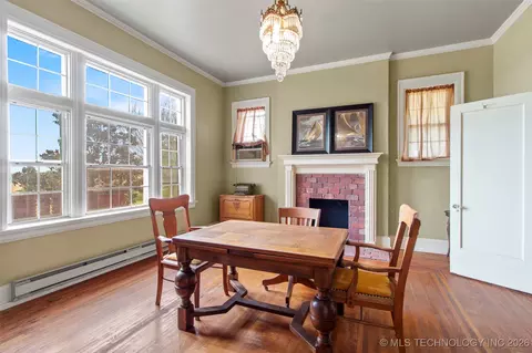 Dining - 1312 E 9th, Ada, OK 74820 photo 3 of 3