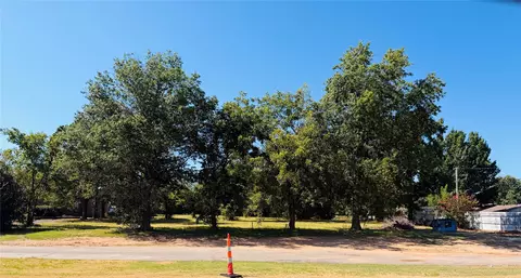 2807 Arlington St, Ada, OK 74820