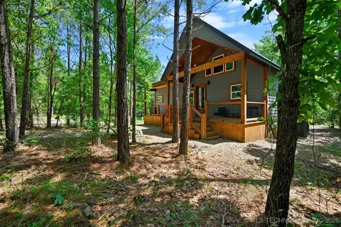 156 S Locust Trl, Broken Bow, OK 74728