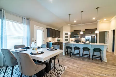 Dining - 1403 E 150th Pl S, Glenpool, OK 74033 photo 1 of 3