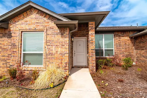 Exterior - 1403 E 150th Pl S, Glenpool, OK 74033 photo 3 of 4