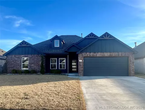 27712 E 107th St S, Coweta, OK 74429