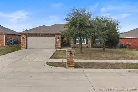 4627 Lakeshore Dr, Ardmore, OK 73401