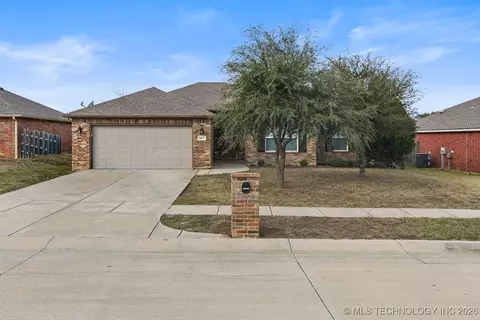 4627 Lakeshore Dr, Ardmore, OK 73401