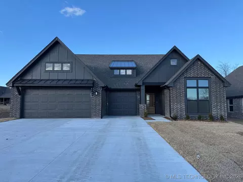 3143 E 147th Pl, Bixby, OK 74008