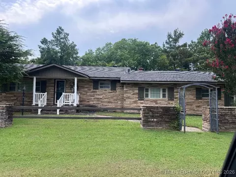 203 NE H St, Stigler, OK 74462