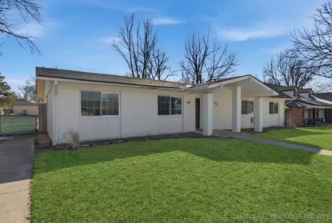 6534 E 56th Pl, Tulsa, OK 74145 photo 3