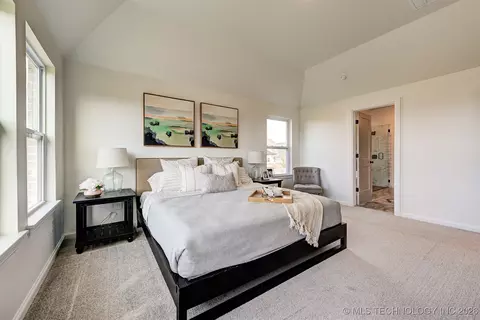 Bedroom - 7210 E Queens Pl, Broken Arrow, OK 74014 photo 2 of 3