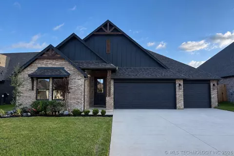 7210 E Queens Pl, Broken Arrow, OK 74014