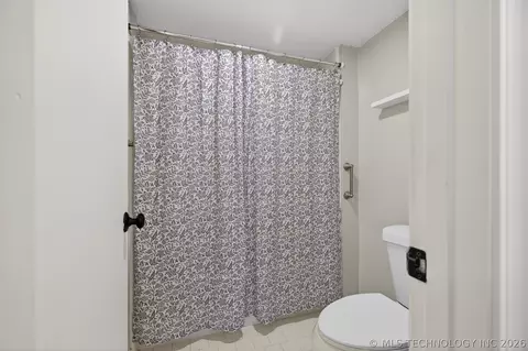 Bath - 3341 E 83rd Pl, Tulsa, OK 74137 photo 6 of 7