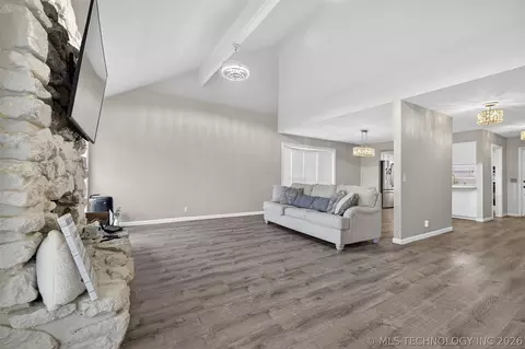 Living - 3341 E 83rd Pl, Tulsa, OK 74137 photo 6 of 7