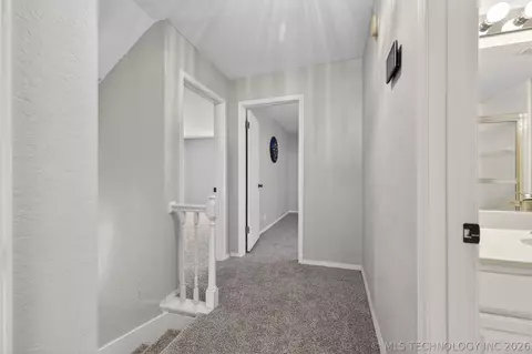Entry Way - 3341 E 83rd Pl, Tulsa, OK 74137 photo 5 of 10