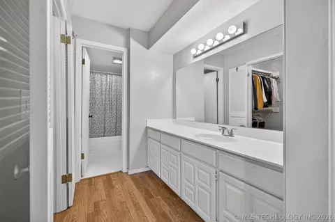 Bath - 3341 E 83rd Pl, Tulsa, OK 74137 photo 3 of 7