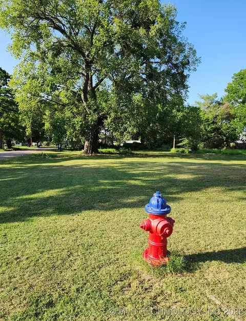 710 W Donehoo, Madill, OK 73446