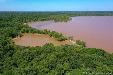 1679 Augustus Rd, Canadian, OK 74501