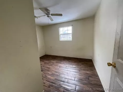 Bedroom - 807 NW 3rd St, Wagoner, OK 74467 photo 2 of 2