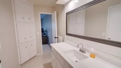 Bath - 4207 E 78th St, Tulsa, OK 74136 photo 5 of 5