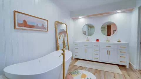 Bath - 4207 E 78th St, Tulsa, OK 74136 photo 2 of 5