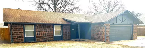 609 Willow Ct, Pryor, OK 74361