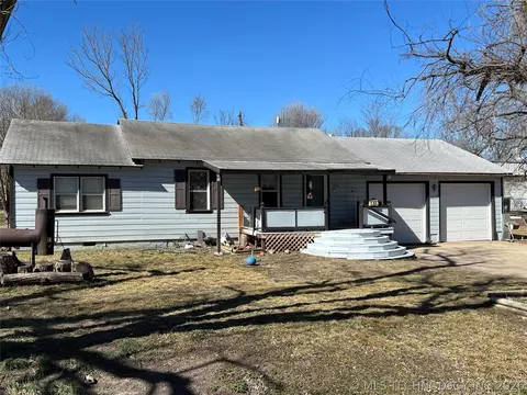 143 Columbus Ave, Pawhuska, OK 74056