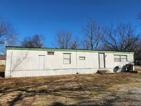 111 E 4th St, Chelsea, OK 74016