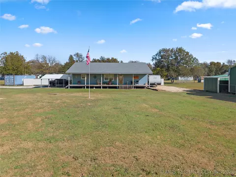 300 S 1st St, Dougherty, OK 73032
