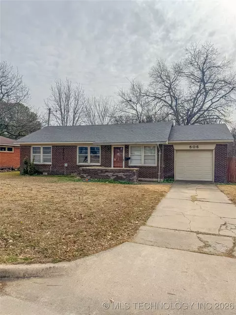 806 15th Ave NW, Ardmore, OK 73401
