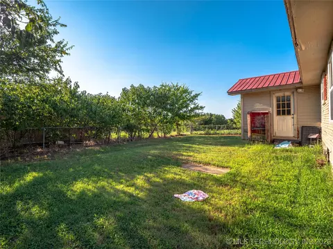Exterior - 419000 E 1110 Rd, Checotah, OK 74426 photo 6 of 8