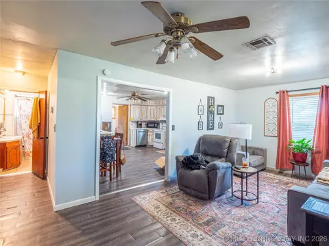 Living - 419000 E 1110 Rd, Checotah, OK 74426 photo 2 of 2