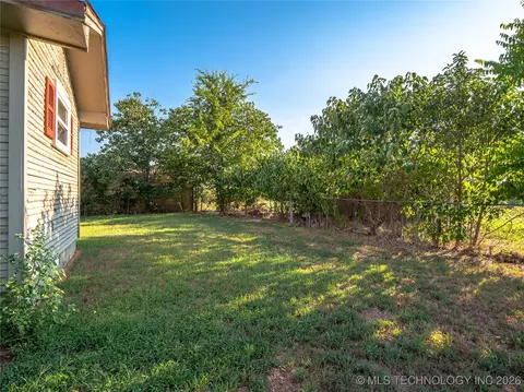 Exterior - 419000 E 1110 Rd, Checotah, OK 74426 photo 7 of 8