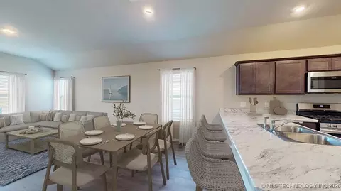 Dining - 1601 E Gary St, Broken Arrow, OK 74012 photo 2 of 2