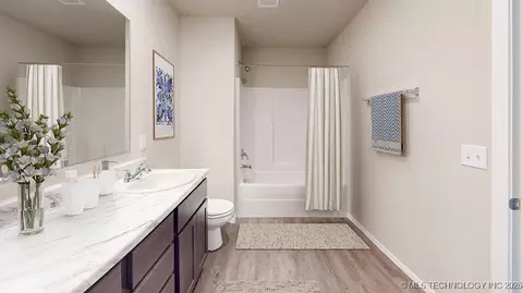 Bath - 1601 E Gary St, Broken Arrow, OK 74012 photo 1 of 2