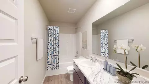 Bath - 1601 E Gary St, Broken Arrow, OK 74012 photo 2 of 2