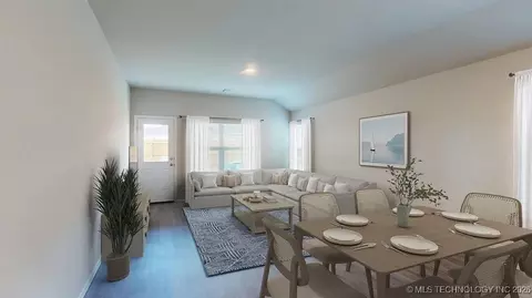 Dining - 1601 E Gary St, Broken Arrow, OK 74012 photo 1 of 2