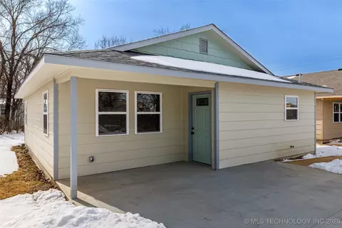 120 E 7th St, Chelsea, OK 74016