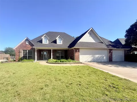5817 Woodland Rd, Bartlesville, OK 74006