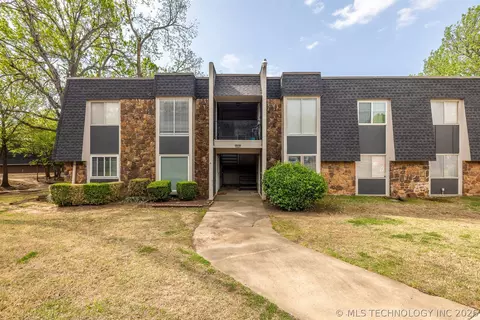 4406 E 68th Street 472, Tulsa, OK 74136